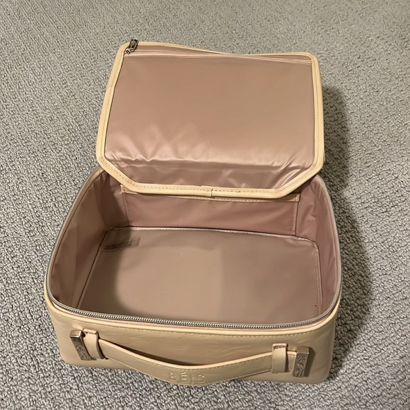 BEIS The Cosmetic Bag - Picture 7 of 8